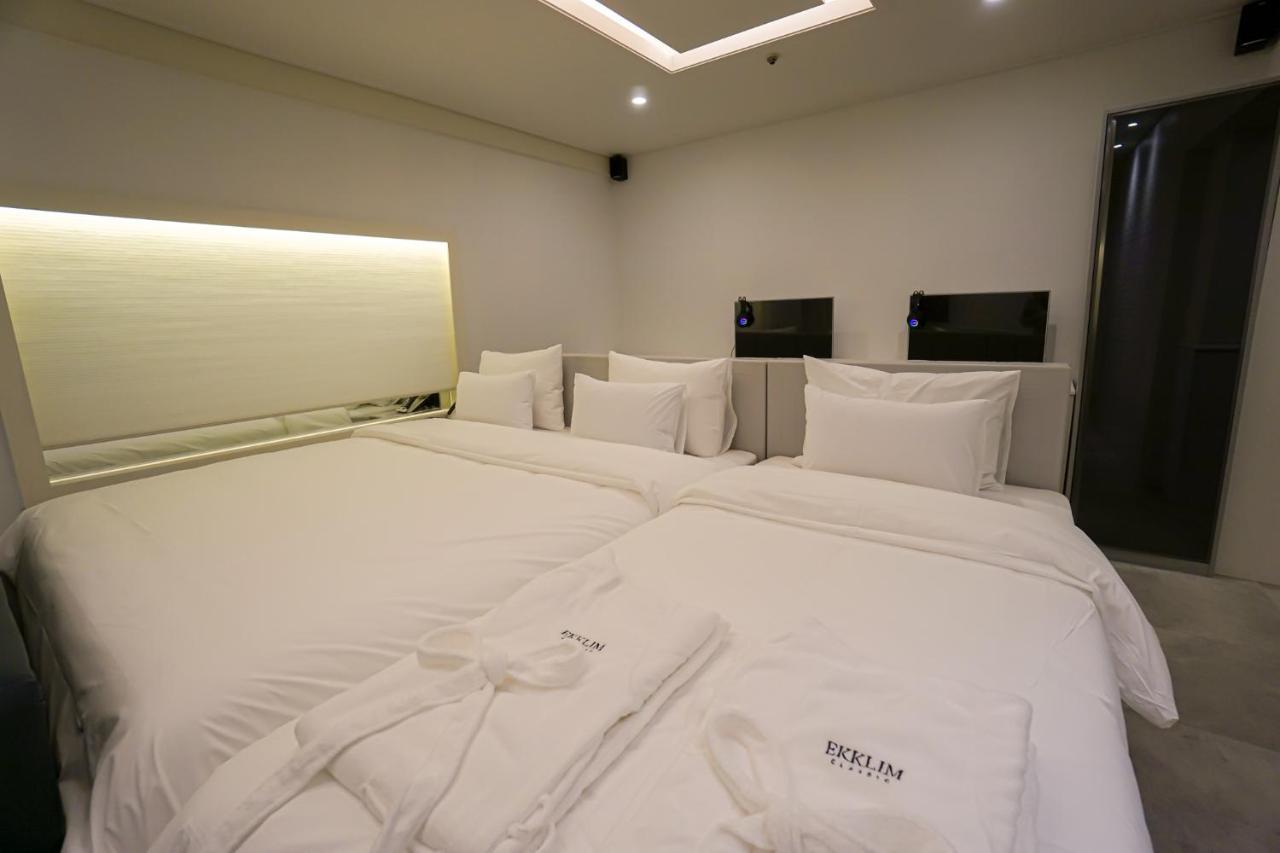 Ekklim Classic Hotel Pyeongtaek Bagian luar foto
